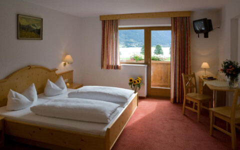 Aufenthaltsferien in Seefeld, Anreise mit dem Bus und Übernachtung im Hotel Bergland