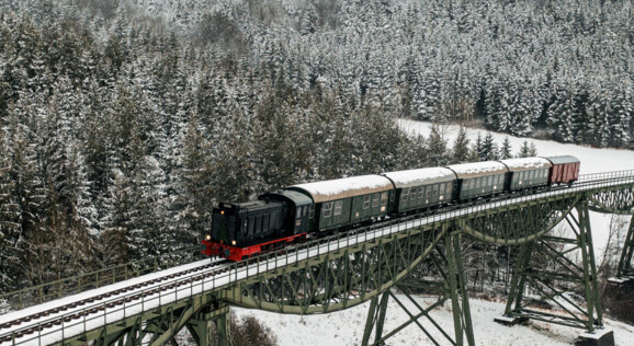 Sauschwänzlebahn, Nikolausfahrt, Genießen Sie weihnachtliche Leckereien und eine historische Zugfahrt durch das winterliche Wutachtal, Eisenbahnmuseum, Bahnhof Blumberg-Zollhaus, Fützen