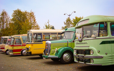 Ein klassischer Oldtimerbus