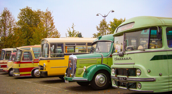 Ein klassischer Oldtimerbus