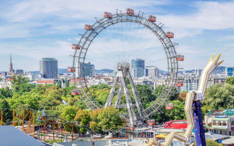 Riesenrad in Wien Skyline